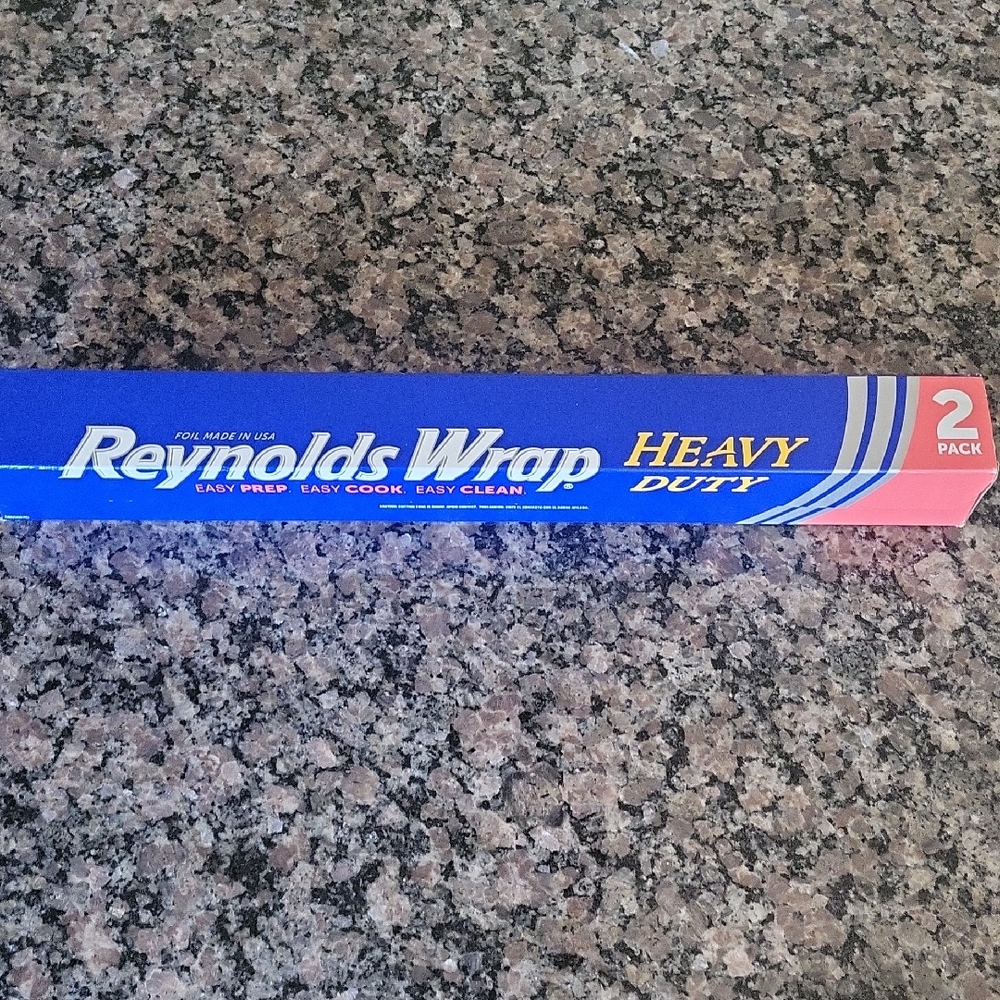 Reynolds Heavy Duty Aluminum Foil  300 Sq Feet NWT sealed 2 pack